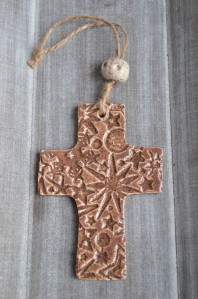 croix en céramique-faience-marron-tanzania creation