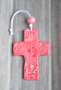 croix en céramique - rose - tanzania creation